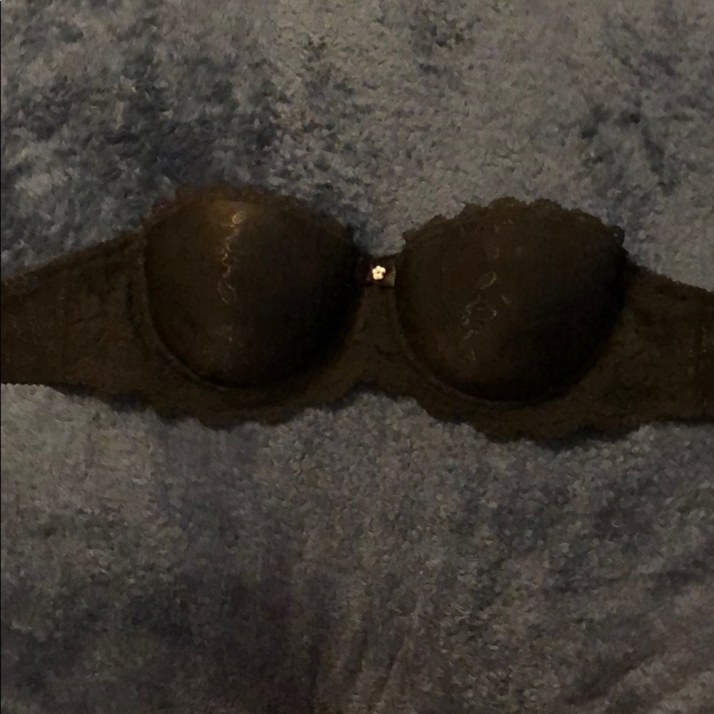 Black Lace Strapless Bra